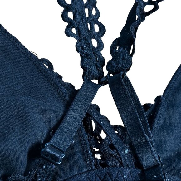 Aerie Black Lace Bralette Size XL Adjustable Straps Minimalist Goth Stretch - Picture 7 of 10